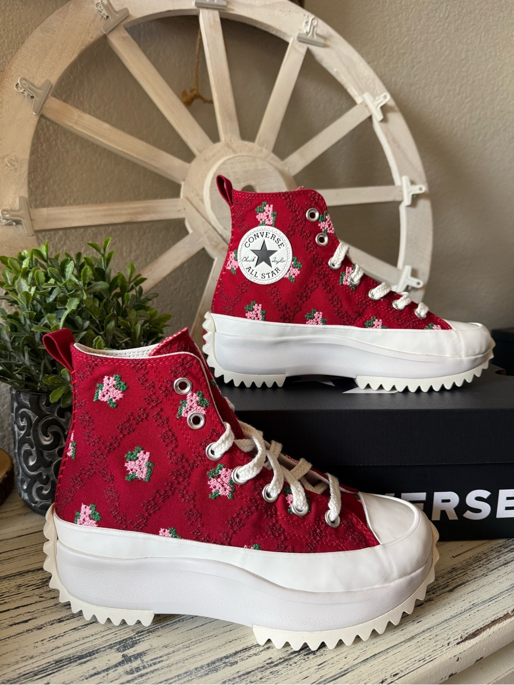 RARE Converse Red Cross-stitch Floral Run Star Hikes!